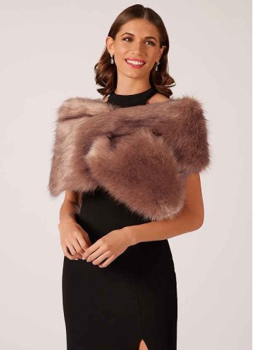Hrongk Sincerity Faux Fur Wrap