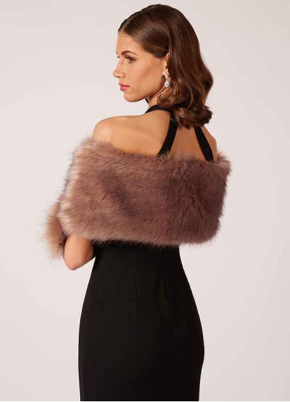 Hrongk Sincerity Faux Fur Wrap Hrongk Sincerity Faux Fur Wrap