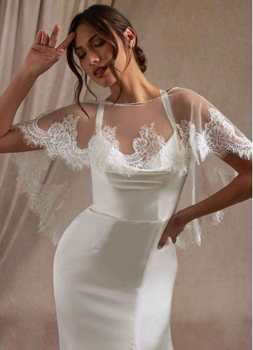 Hrongk Delight Lace Tulle Wrap
