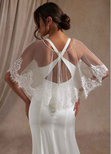 Hrongk Delight Lace Tulle Wrap